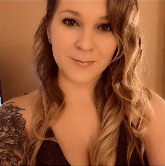 Meet your Posher, Madisen - Picture 1 of 1